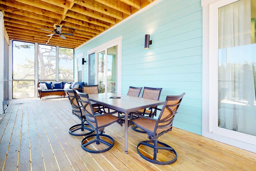 Dog-friendly oceanfront home with a hot tub, washer&dryer & central AC