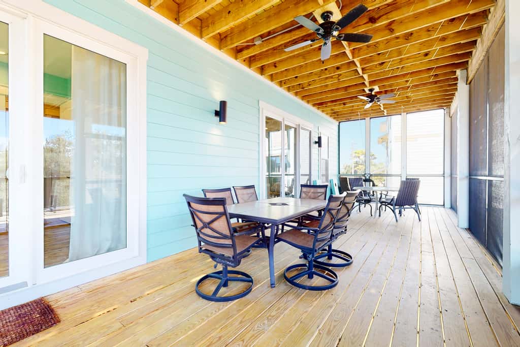 Dog-friendly oceanfront home with a hot tub, washer&dryer & central AC
