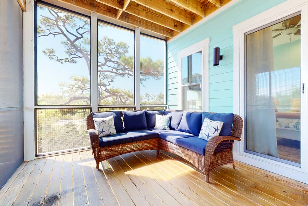Dog-friendly oceanfront home with a hot tub, washer&dryer & central AC