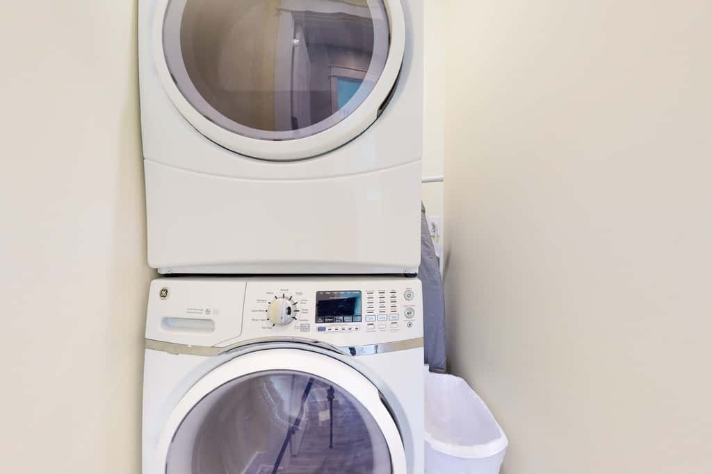 Dog-friendly oceanfront home with a hot tub, washer&dryer & central AC