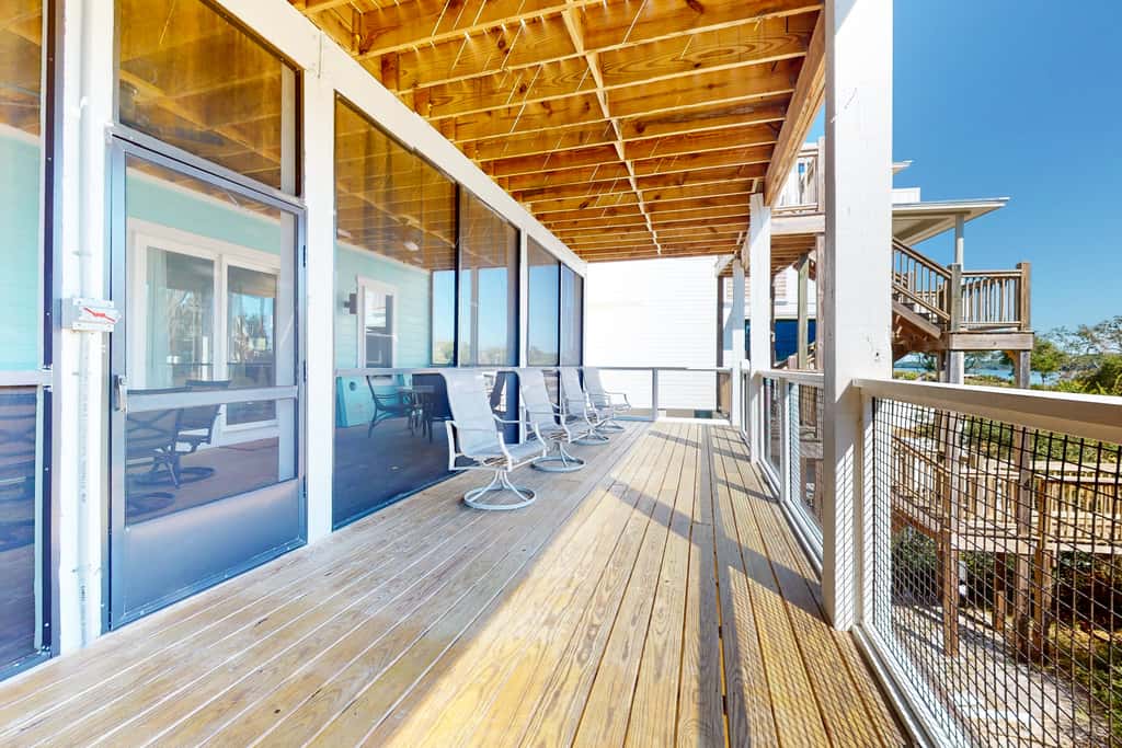 Dog-friendly oceanfront home with a hot tub, washer&dryer & central AC