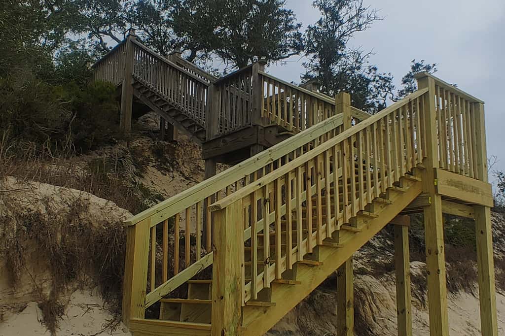 Dog-friendly oceanfront home with a hot tub, washer&dryer & central AC