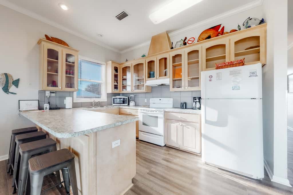 Beachfront dog-friendly home with private hot tub, boardwalk, on-site pools, gym