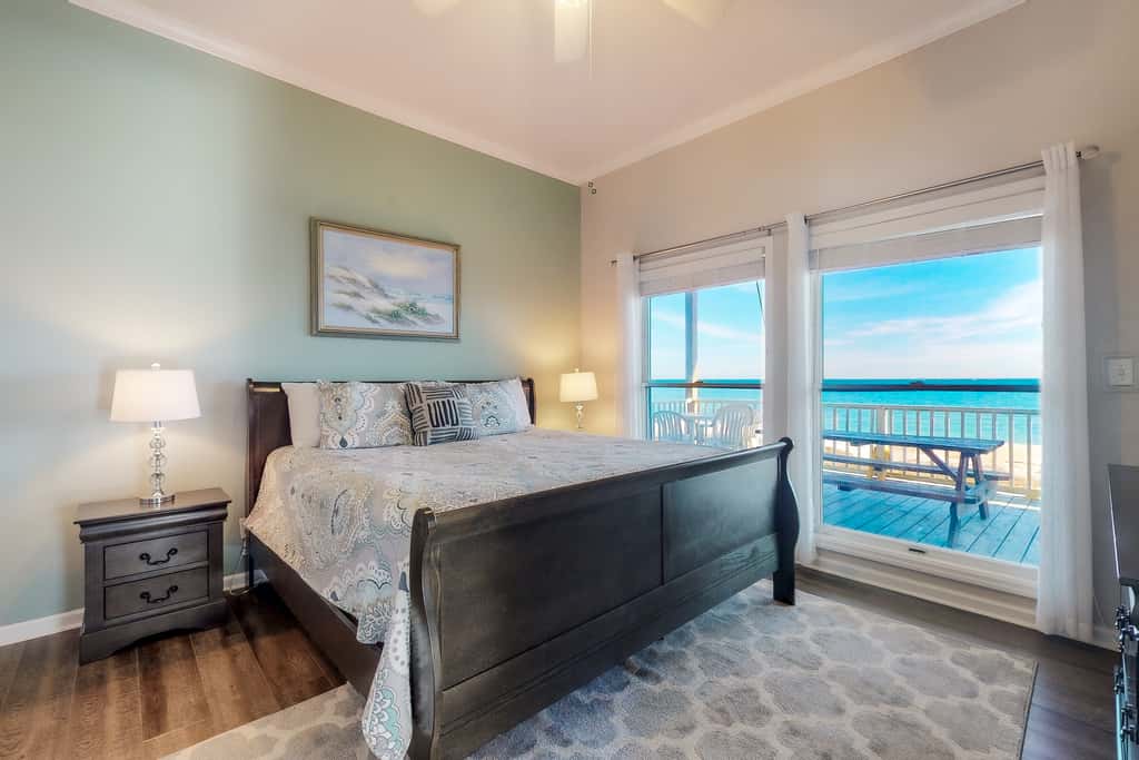 Beachfront dog-friendly home with private hot tub, boardwalk, on-site pools, gym