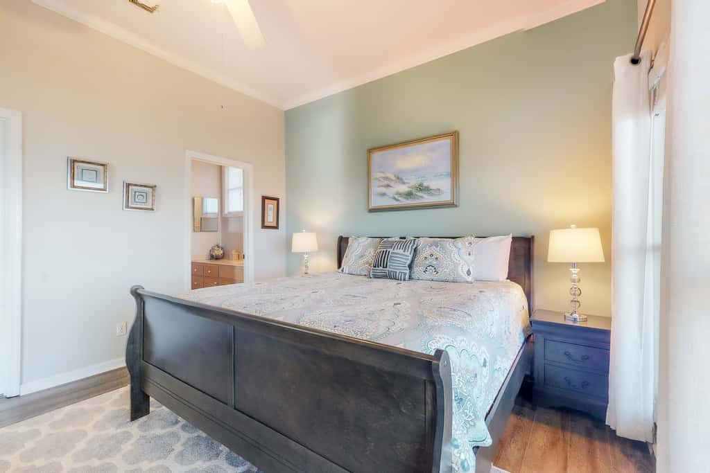 Beachfront dog-friendly home with private hot tub, boardwalk, on-site pools, gym