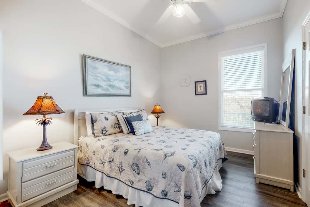 Beachfront dog-friendly home with private hot tub, boardwalk, on-site pools, gym