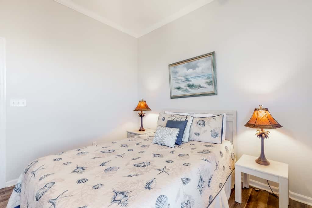 Beachfront dog-friendly home with private hot tub, boardwalk, on-site pools, gym