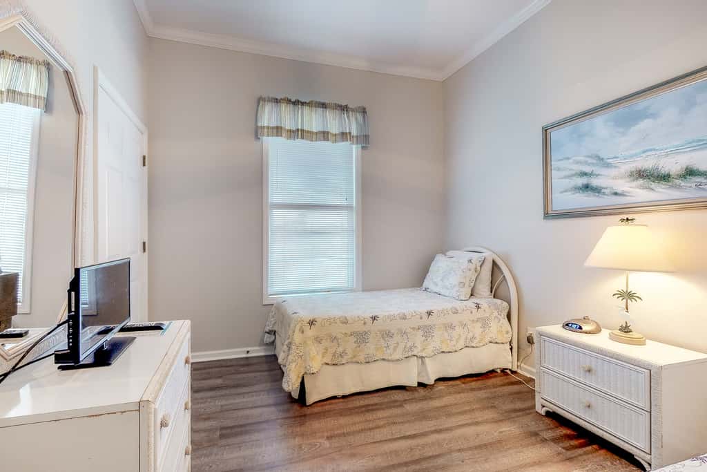 Beachfront dog-friendly home with private hot tub, boardwalk, on-site pools, gym
