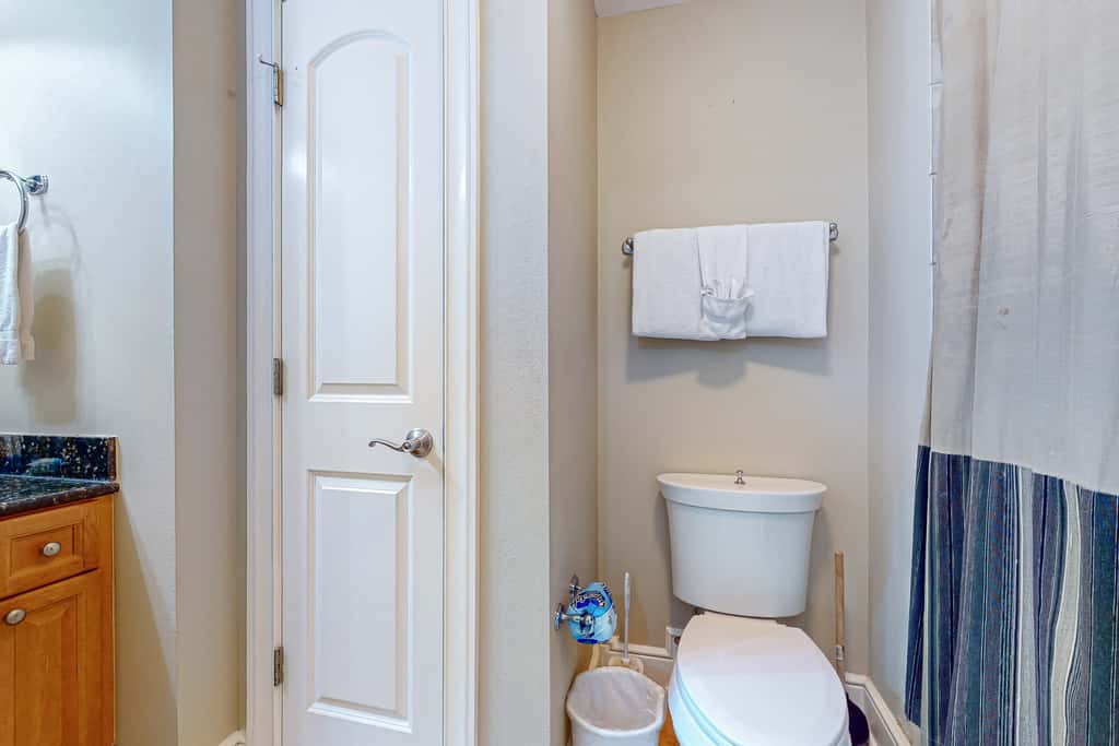 Gulf Front 4BR w Balcony, Pool, Hot Tub & W&D