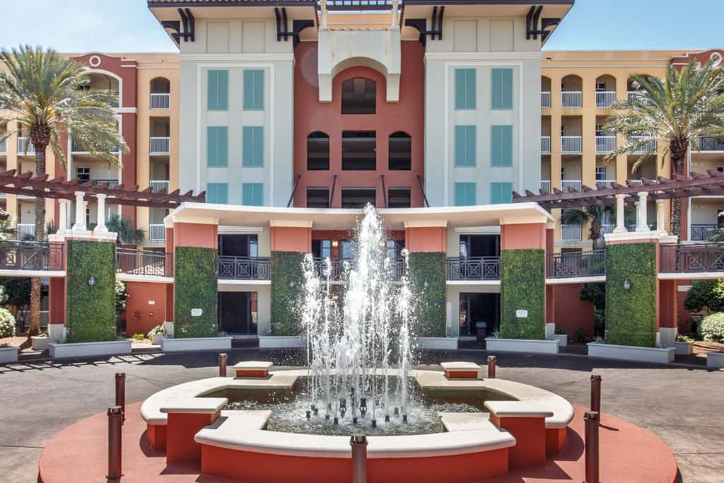 Gulf Front 4BR w Balcony, Pool, Hot Tub & W&D