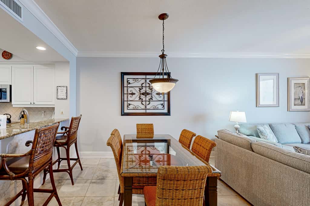 Gorgeous Gulf Front Condo Pools Onsite, Nearby Activities, Shops, Restaurants!