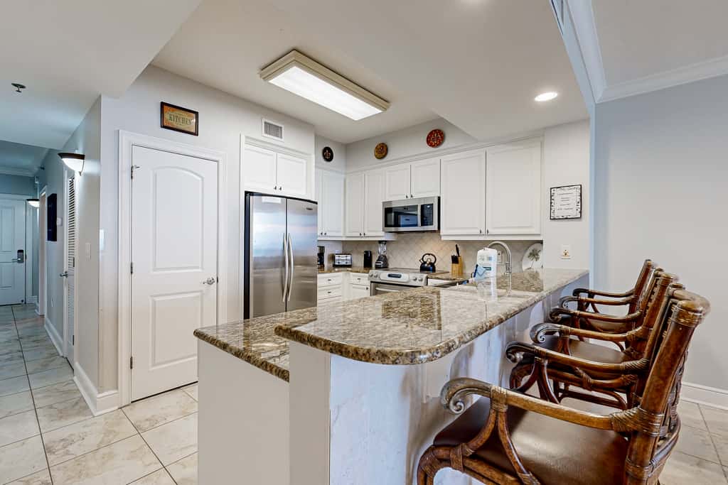 Gorgeous Gulf Front Condo Pools Onsite, Nearby Activities, Shops, Restaurants!