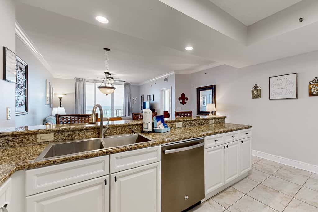 Gorgeous Gulf Front Condo Pools Onsite, Nearby Activities, Shops, Restaurants!