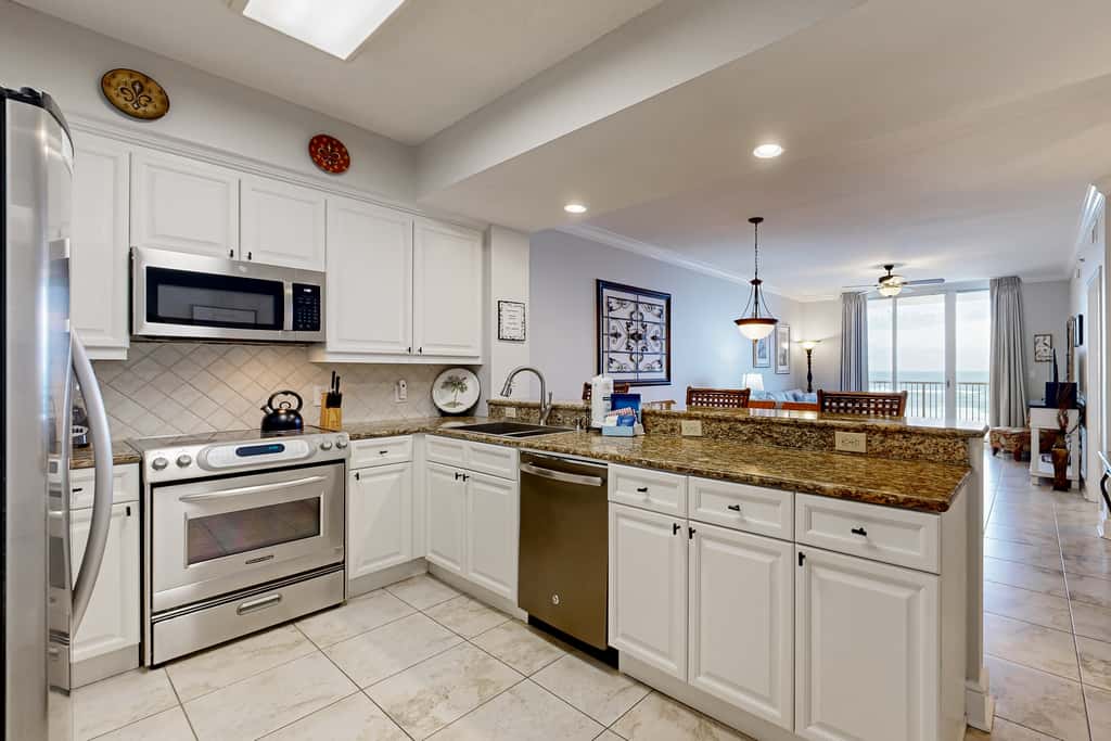 Gorgeous Gulf Front Condo Pools Onsite, Nearby Activities, Shops, Restaurants!