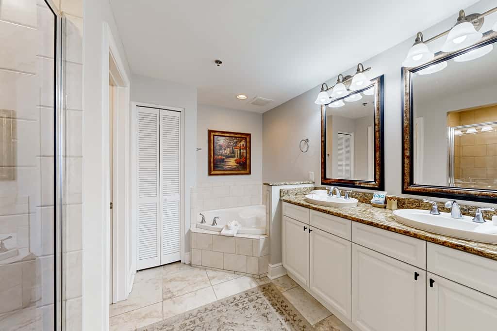 Gorgeous Gulf Front Condo Pools Onsite, Nearby Activities, Shops, Restaurants!