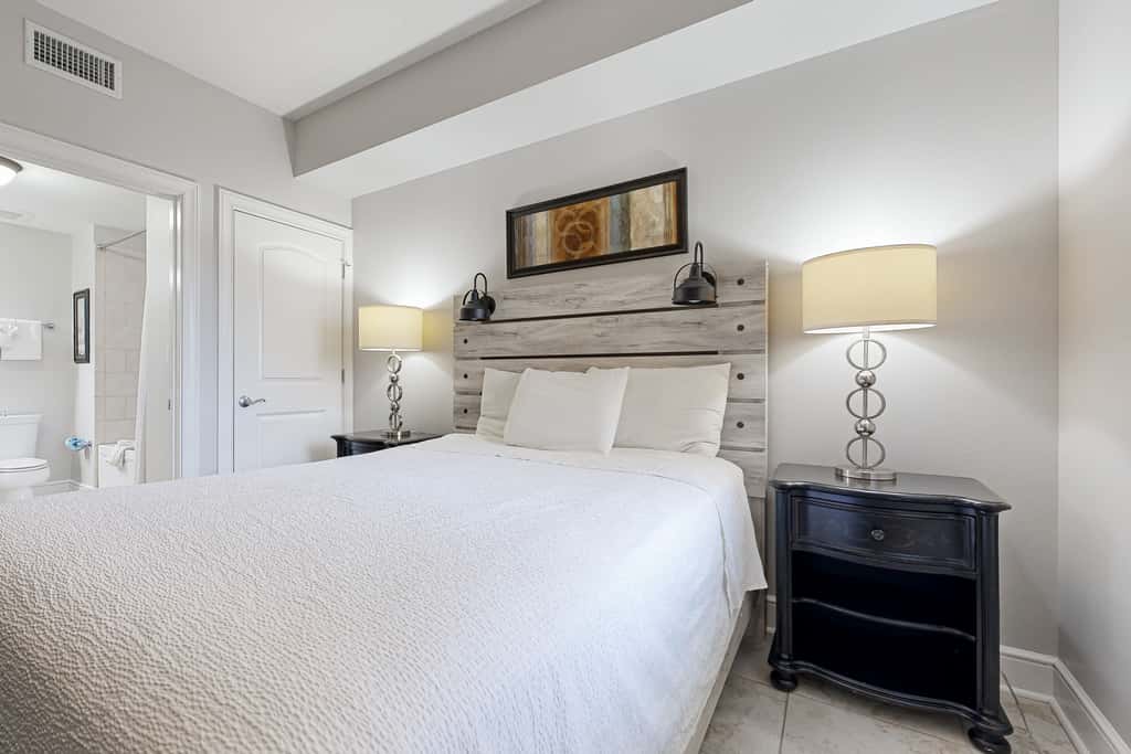 Gorgeous Gulf Front Condo Pools Onsite, Nearby Activities, Shops, Restaurants!