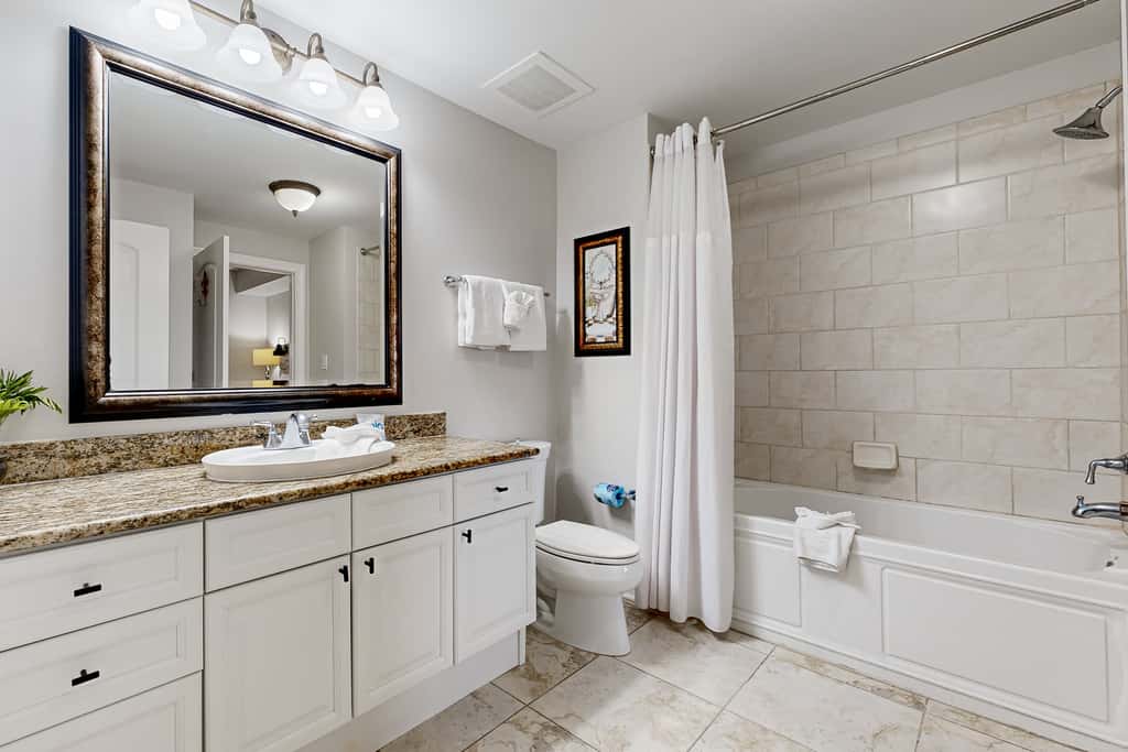 Gorgeous Gulf Front Condo Pools Onsite, Nearby Activities, Shops, Restaurants!
