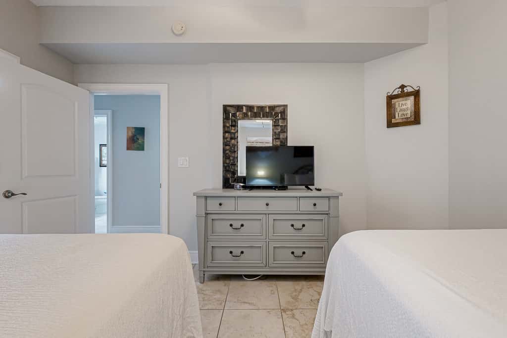 Gorgeous Gulf Front Condo Pools Onsite, Nearby Activities, Shops, Restaurants!