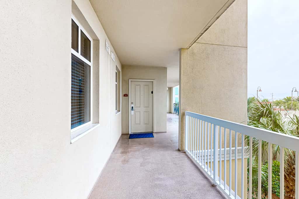 Gorgeous Gulf Front Condo Pools Onsite, Nearby Activities, Shops, Restaurants!