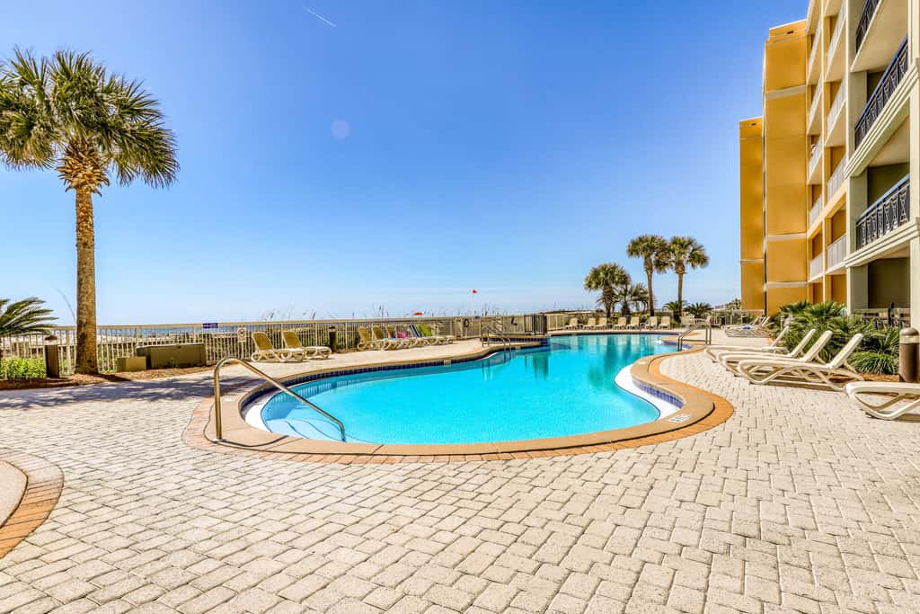 Gorgeous Gulf Front Condo Pools Onsite, Nearby Activities, Shops, Restaurants!