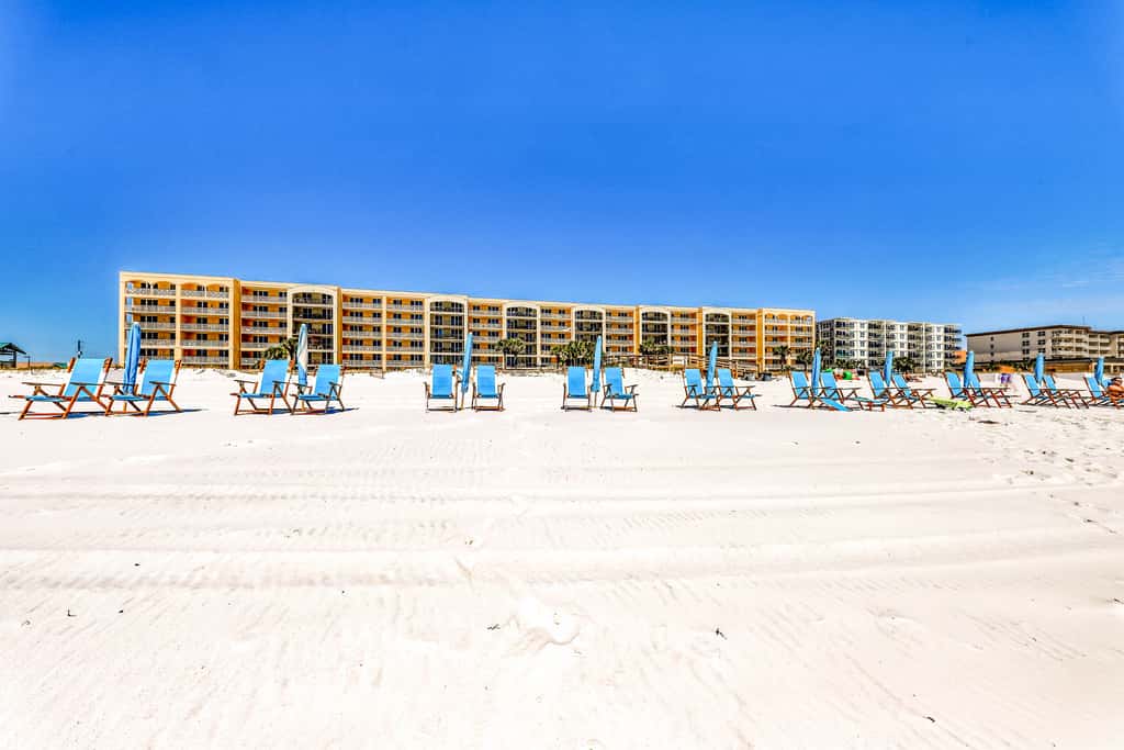 Gorgeous Gulf Front Condo Pools Onsite, Nearby Activities, Shops, Restaurants!