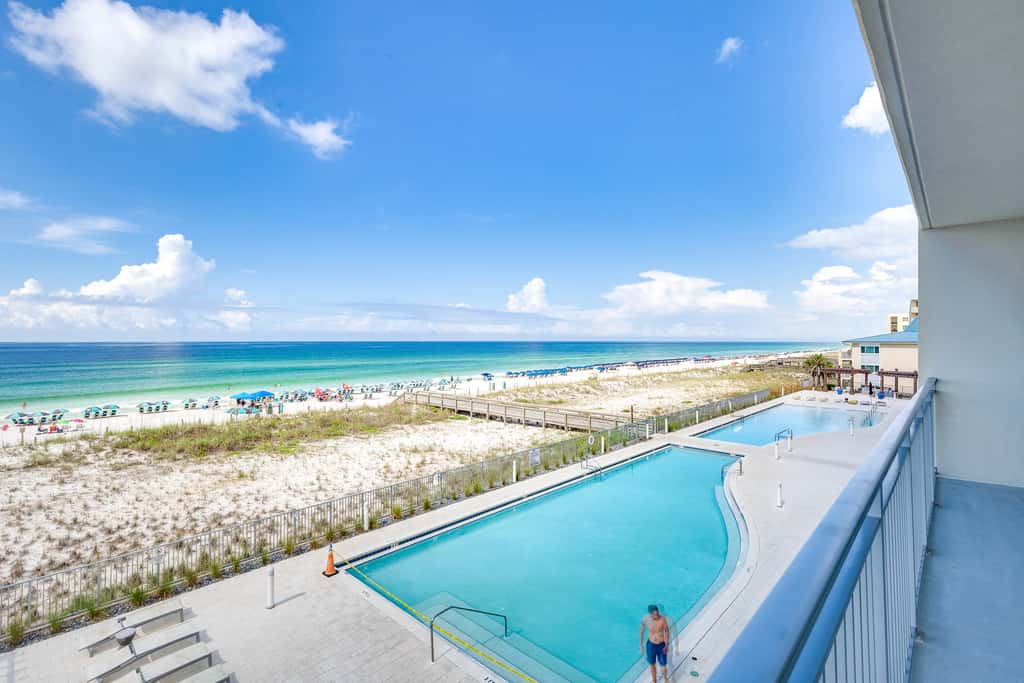 Blu 301 - Third-floor, Gulf-view condo with pool and hot tub access, central AC, & W&D
