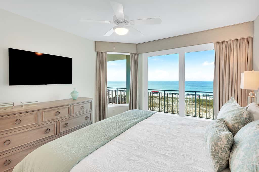 Blu 301 - Third-floor, Gulf-view condo with pool and hot tub access, central AC, & W&D