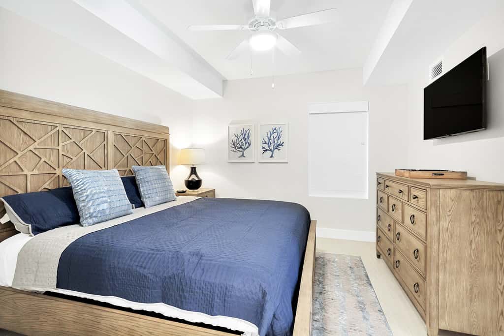 Blu 301 - Third-floor, Gulf-view condo with pool and hot tub access, central AC, & W&D