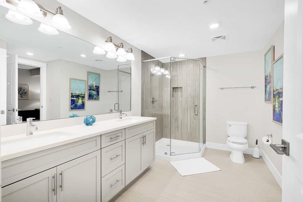 Blu 301 - Third-floor, Gulf-view condo with pool and hot tub access, central AC, & W&D