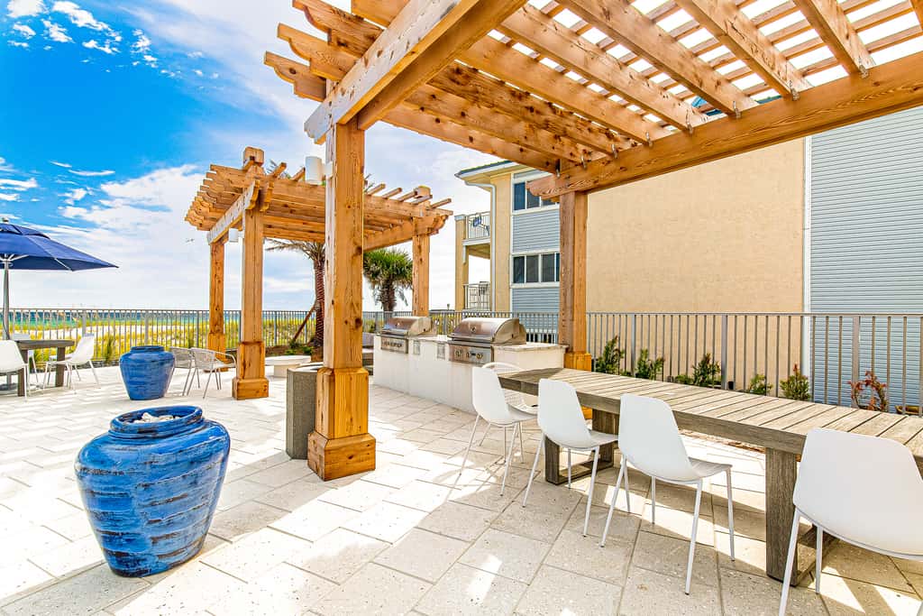 Blu 301 - Third-floor, Gulf-view condo with pool and hot tub access, central AC, & W&D