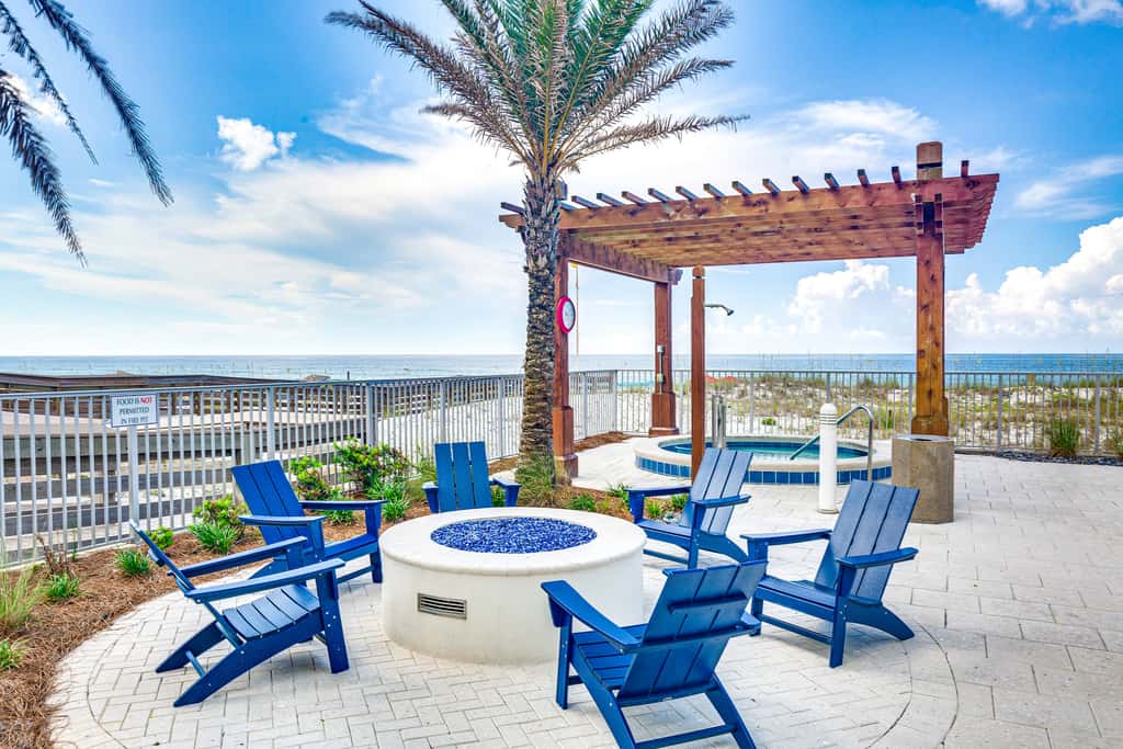 Blu 301 - Third-floor, Gulf-view condo with pool and hot tub access, central AC, & W&D