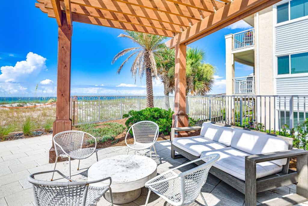 Blu 301 - Third-floor, Gulf-view condo with pool and hot tub access, central AC, & W&D