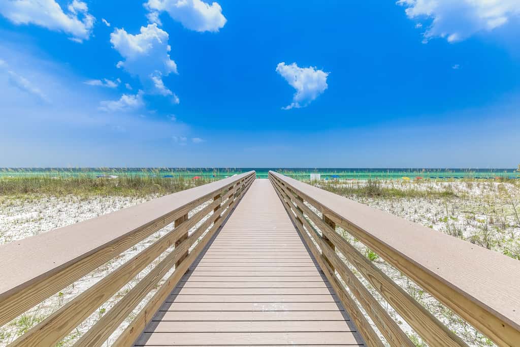 Blu 301 - Third-floor, Gulf-view condo with pool and hot tub access, central AC, & W&D