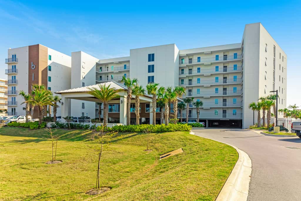 Blu 301 - Third-floor, Gulf-view condo with pool and hot tub access, central AC, & W&D
