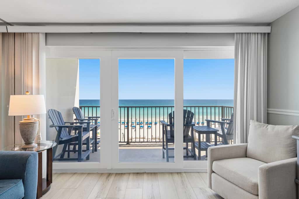 Lovely and Convenient Home In Beachfront Complex w Shared Pool, WiFi, AC, & W&D