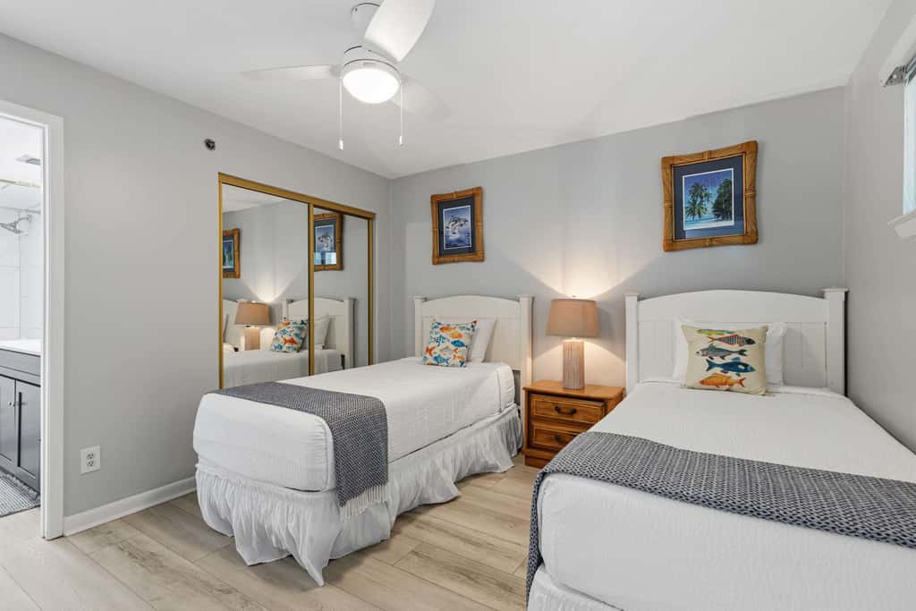 Lovely and Convenient Home In Beachfront Complex w Shared Pool, WiFi, AC, & W&D