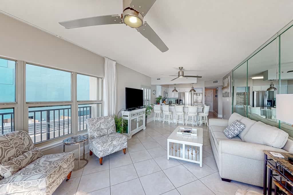Lovely escape with great amenities, Gulf view, private WiFi, roomy balcony & W&D
