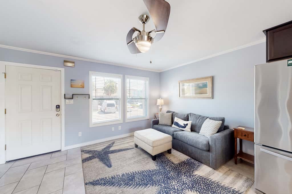 Dog-friendly Condo with a Private washer&dryer and Patio