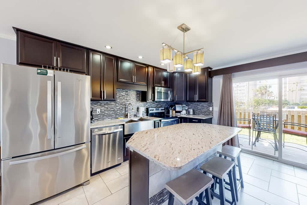 Dog-friendly Condo with a Private washer&dryer and Patio