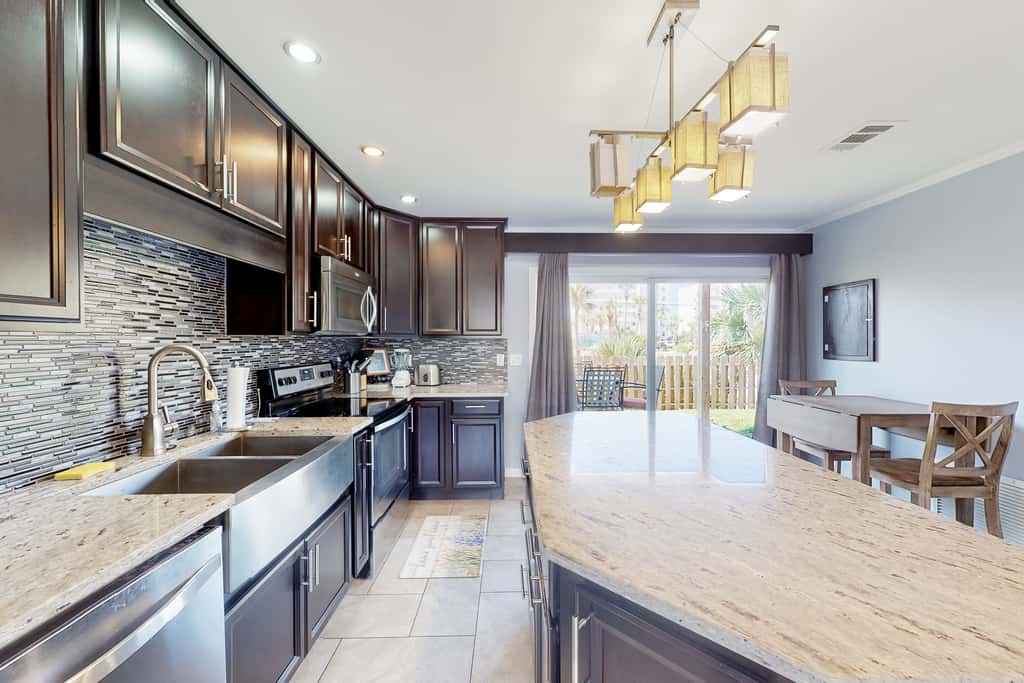 Dog-friendly Condo with a Private washer&dryer and Patio