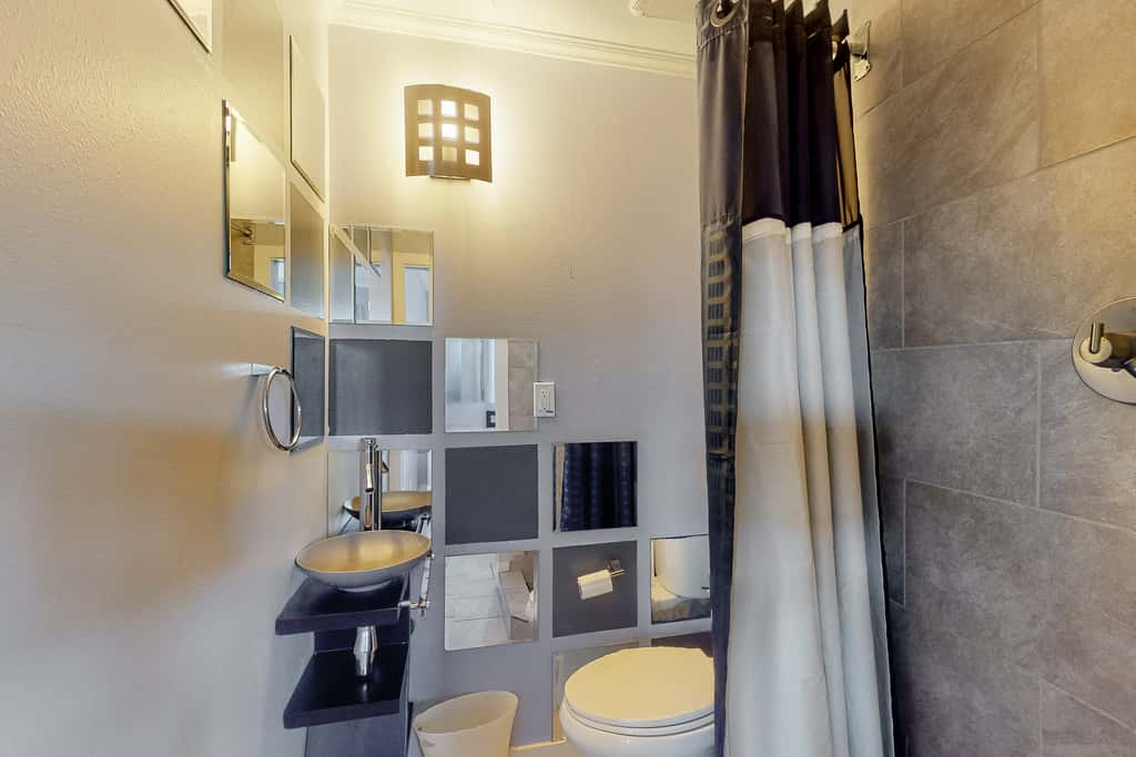 Dog-friendly Condo with a Private washer&dryer and Patio