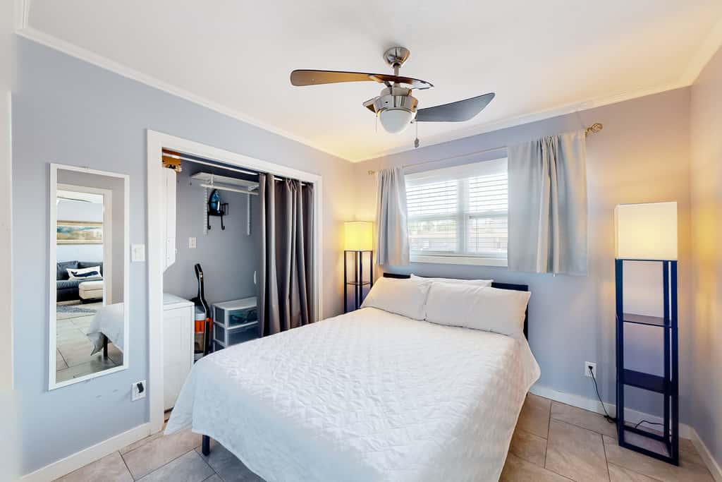 Dog-friendly Condo with a Private washer&dryer and Patio