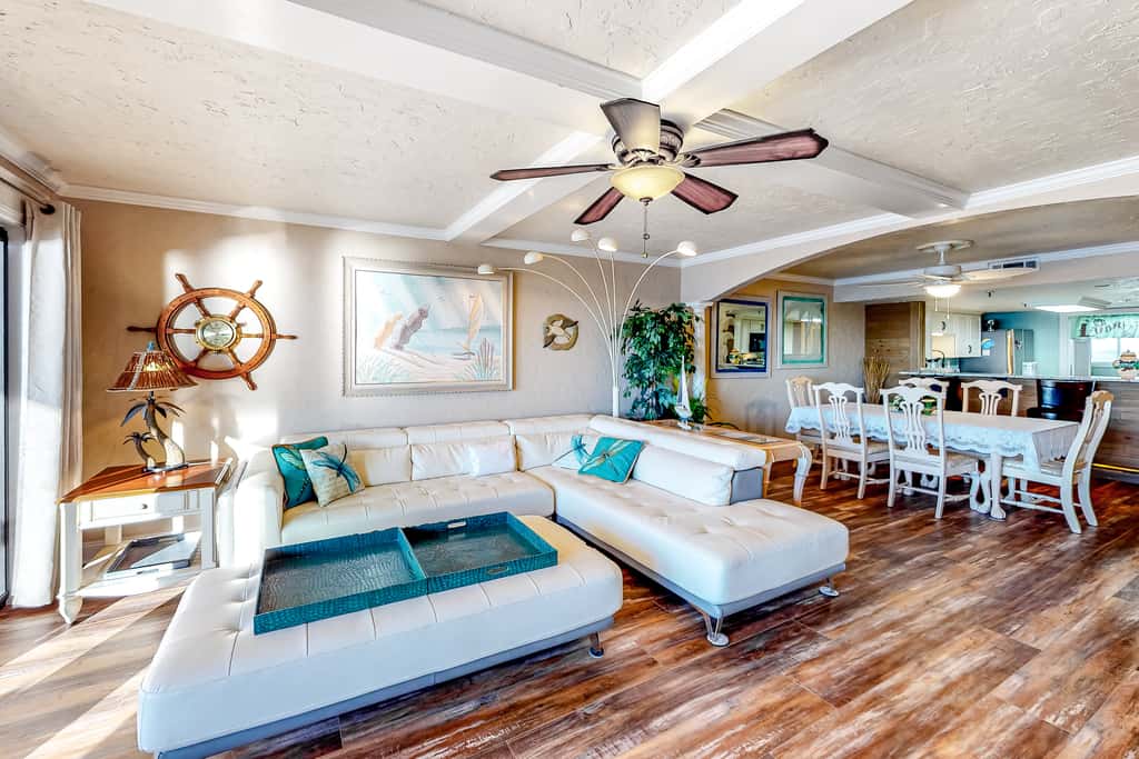 7th floor, nautical-themed condo with Gulf-front views, steps to beach