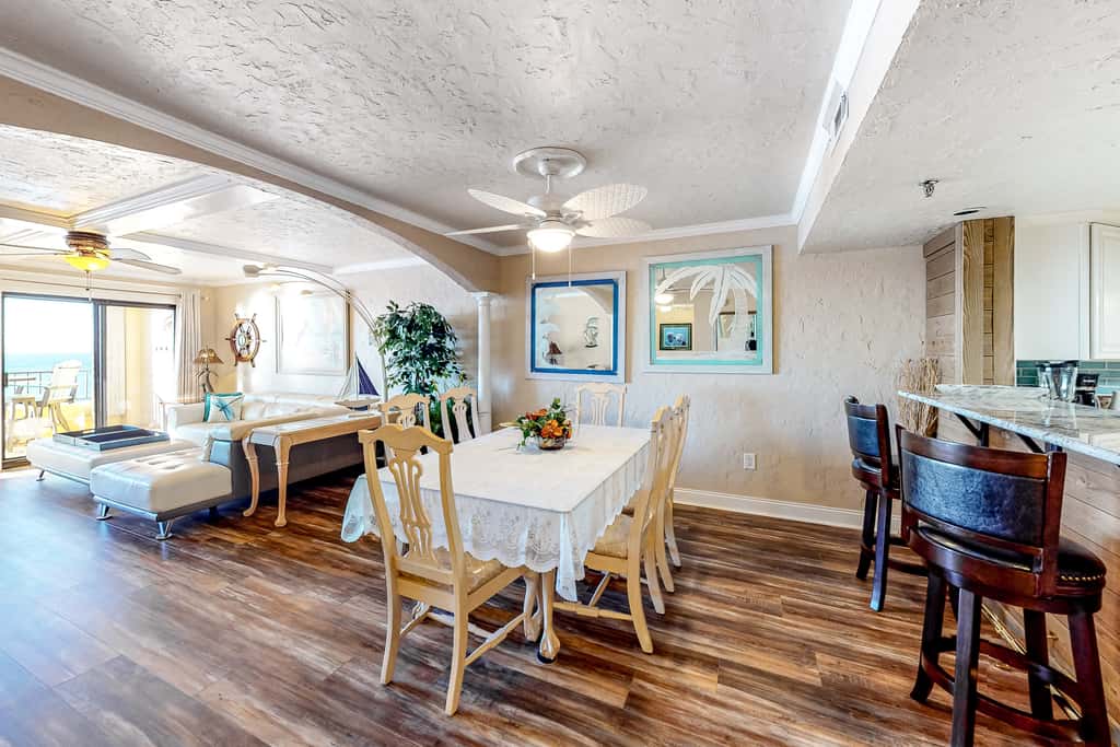 7th floor, nautical-themed condo with Gulf-front views, steps to beach