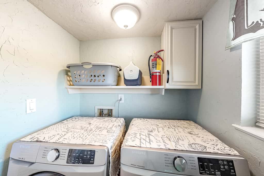7th floor, nautical-themed condo with Gulf-front views, steps to beach