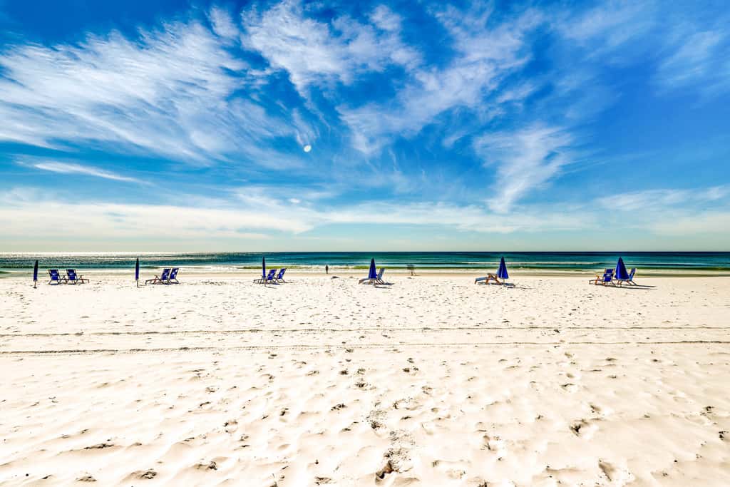 7th floor, nautical-themed condo with Gulf-front views, steps to beach