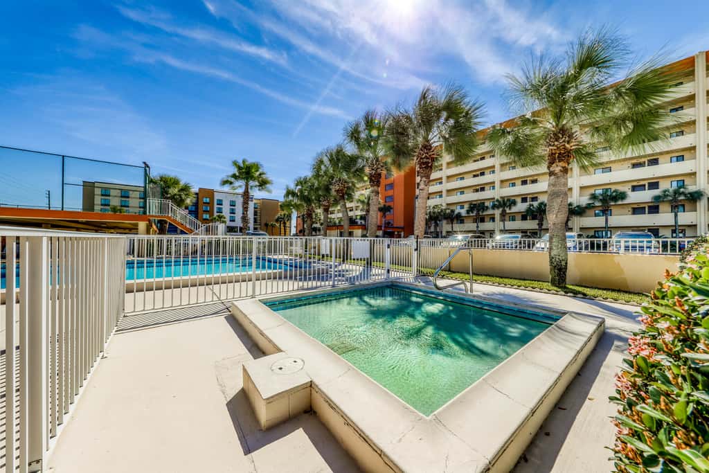 7th floor, nautical-themed condo with Gulf-front views, steps to beach