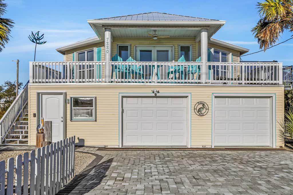 Updated beach house with unobstructed gulf views, large deck & outdoor shower