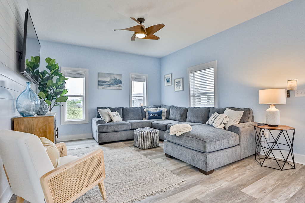 Gorgeous beach home with new swimming pool