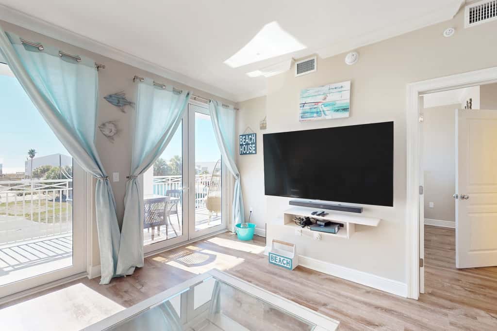 Water-view condo with hot tub, pool, fitness room & balcony - dog-friendly